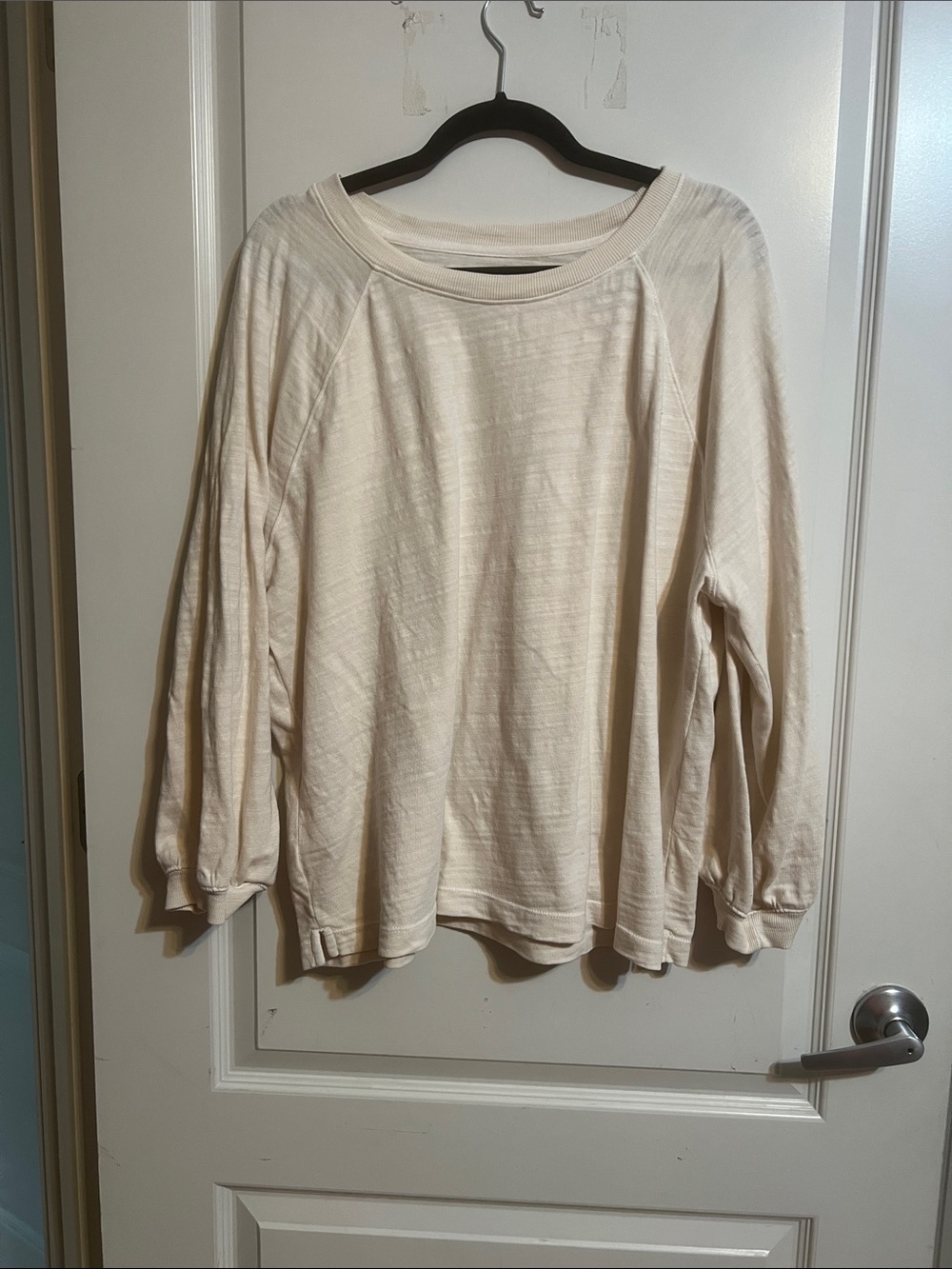 LOFT Cream Long-Sleeve Raglan Sweatshirt